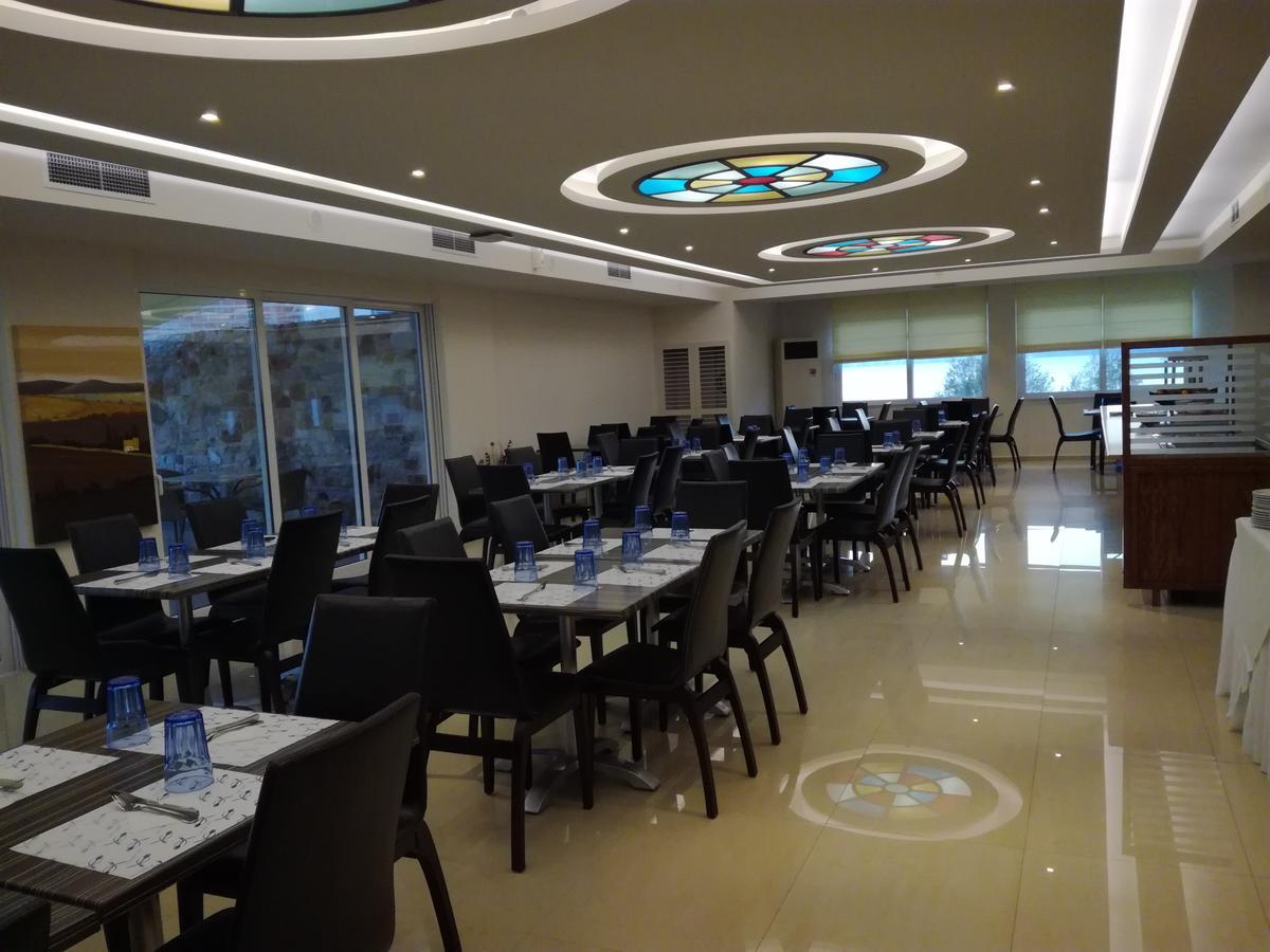 Junior Hotel Iria Exterior photo